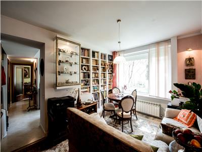 Apartament 2 camere Hanul Domnesc