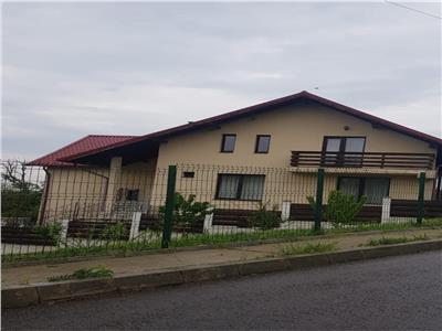 Casa tip duplex ,330mp,zona Dealul Manastiri-Burdujeni