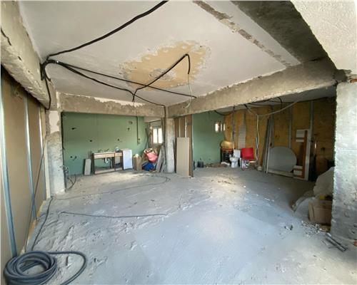 Apartament 3 camere - 875e/mp